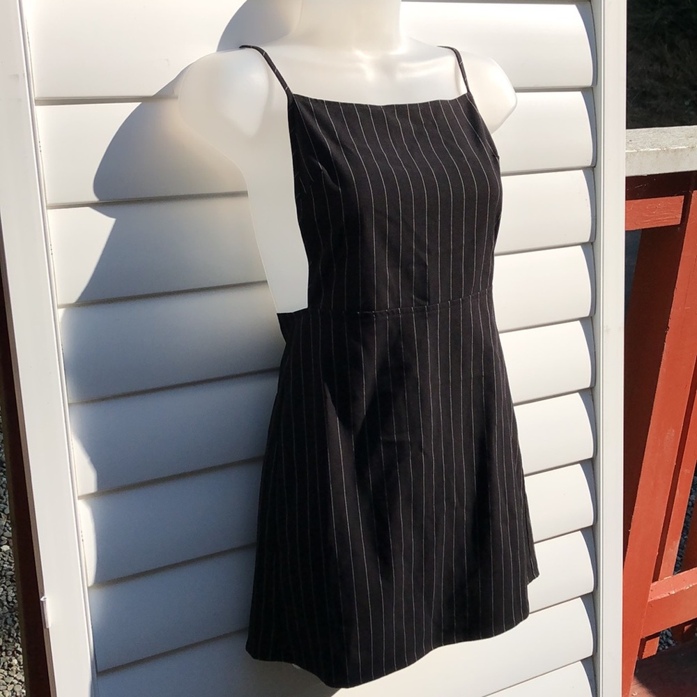 NWT FOREVER 21 pinstriped woven coverall mini dress - Picture 5 of 16